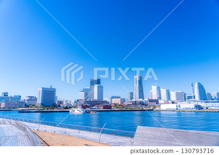 [Cityscape] View of Minato Mirai from Osanbashi Pier in Yokohama on a clear winter day [Kanagawa Prefecture] 130793716