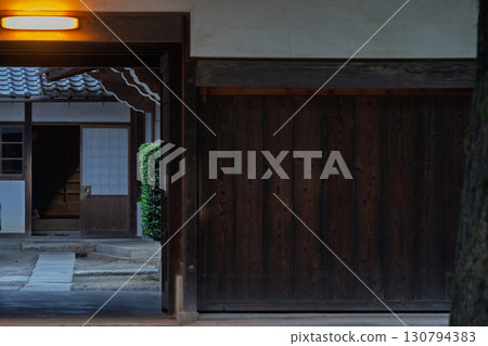 Daruma-do Enpukuji Temple in Yawata City, the first specialized training center for the Rinzai sect Daruma-do Enpukuji Temple in Yawata City, the first specialized training center for the Rinzai sect 130794383