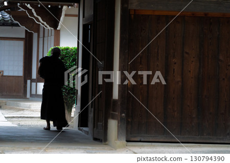 Daruma-do Enpukuji Temple in Yawata City, the first specialized training center for the Rinzai sect 130794390