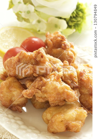 Fried chicken and cherry tomatoes Fried chicken and cherry tomatoes 130794849
