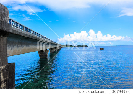 Miyakojima tourist spot: Ikema Bridge (photographed in September) 130794954