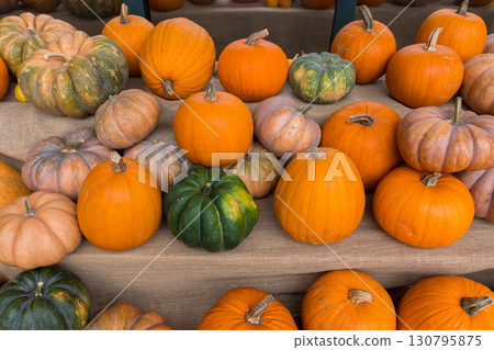 許多南瓜從上面 130795875