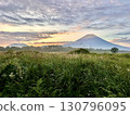 從國道上看到的富士山 130796095