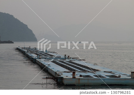 一個安靜的早晨海 130796281