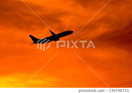 Airplane background, clouds of various expressions, sky, sun, evening sky, sunrise Airplane background, clouds of various expressions, sky, sun, evening sky, sunrise 130796733