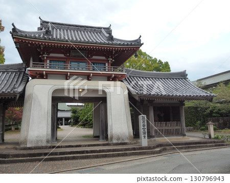 Temple No. 6 of the 88 Shikoku Pilgrimage, Anrakuji Temple, Sanmon Gate (Bell Tower Gate) 130796943