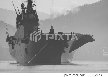 日向號驅逐艦航行 130797368