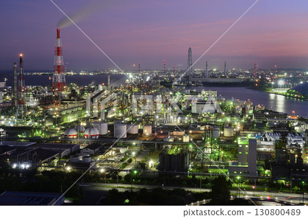 工廠夜景 130800489