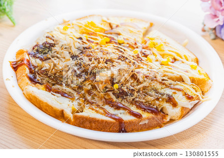 Okonomiyaki-style pizza made with bread Okonomiyaki-style pizza made with bread 130801555