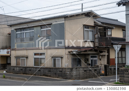 A beautiful old building in Tottori Prefecture, Japan 130802398