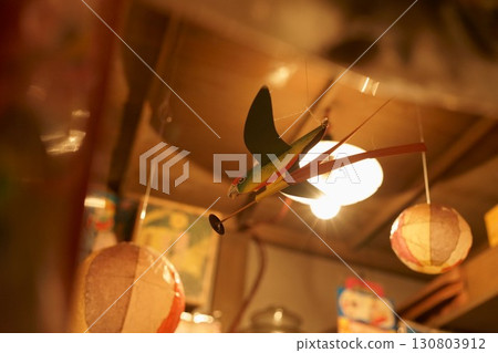 A nostalgic candy store from the Taisho era 130803912