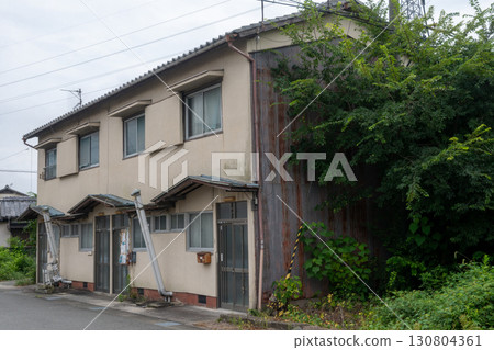 An old and very beautiful building in Aboshi Ward, Himeji City, Hyogo Prefecture, Japan 130804361