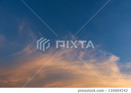 夏日天空：黃昏的天空與雲彩 195 130804542