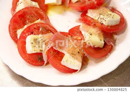 Appetizer dish 130804825