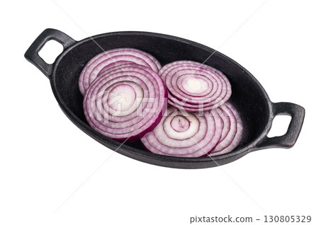 Fresh Raw onion rings in skillet isolated on white background. top view 130805329