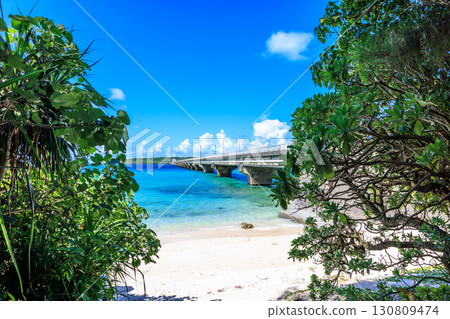 The Kurima Bridge and the blue sea shine on a clear September day 130809474