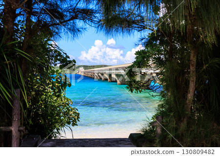 The Kurima Bridge and the blue sea shine on a clear September day 130809482