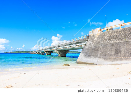 The Kurima Bridge and the blue sea shine on a clear September day 130809486