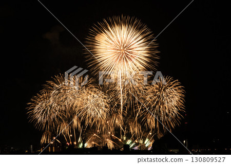 Fireworks over Hiroshima Bay 130809527