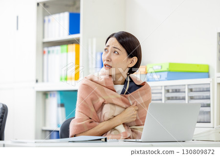 Office cold woman Office cold woman 130809872