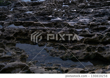 洶湧的波浪 130810258