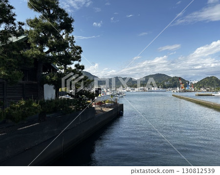 The sea and ships of Yaizu Port, Shizuoka Prefecture 130812539