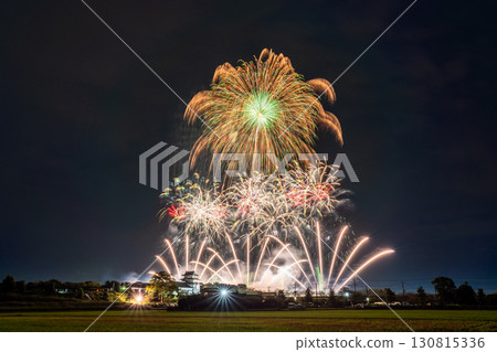 Chiba Prefecture: Tone River Fireworks Festival and Sekiyado Castle, photographed from the Noda City side of Chiba Prefecture 130815336