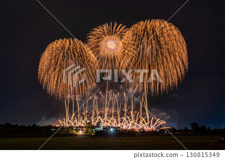 千葉縣：利根川煙火大會和關宿城，從千葉縣野田市一側拍攝 130815349