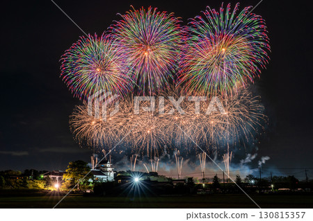 千葉縣：利根川煙火大會和關宿城，從千葉縣野田市一側拍攝 130815357
