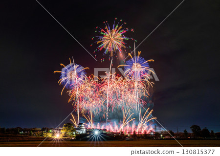 千葉縣：利根川煙火大會和關宿城，從千葉縣野田市一側拍攝 130815377
