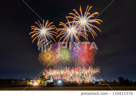 Chiba Prefecture: Tone River Fireworks Festival and Sekiyado Castle, photographed from the Noda City side of Chiba Prefecture 130815378