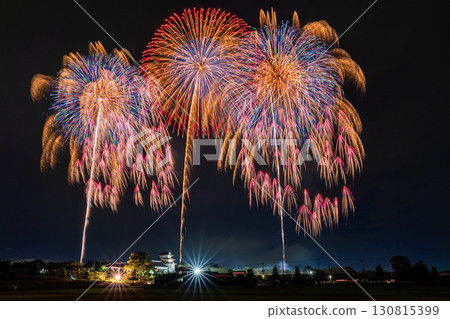 千葉縣：利根川煙火大會和關宿城，從千葉縣野田市一側拍攝 130815399