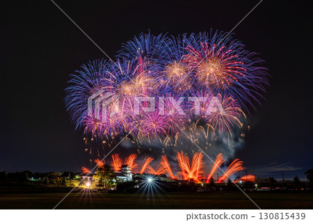 千葉縣：利根川煙火大會和關宿城，從千葉縣野田市一側拍攝 130815439