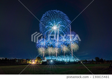 千葉縣：利根川煙火大會和關宿城，從千葉縣野田市一側拍攝 130815481
