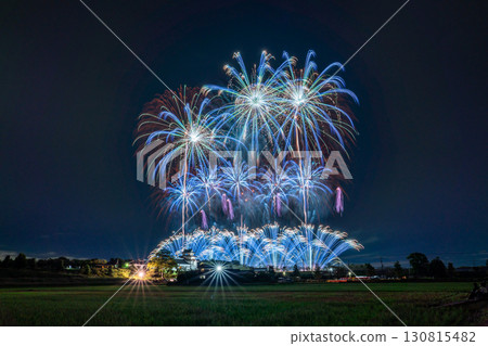Chiba Prefecture: Tone River Fireworks Festival and Sekiyado Castle, photographed from the Noda City side of Chiba Prefecture 130815482