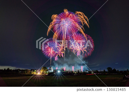 Chiba Prefecture: Tone River Fireworks Festival and Sekiyado Castle, photographed from the Noda City side of Chiba Prefecture Chiba Prefecture: Tone River Fireworks Festival and Sekiyado Castle, photographed from the Noda City side of Chiba Prefecture 130815485