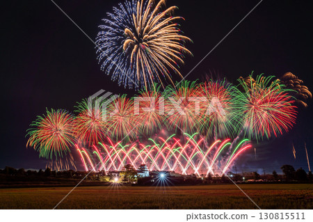 千葉縣：利根川煙火大會和關宿城，從千葉縣野田市一側拍攝 130815511