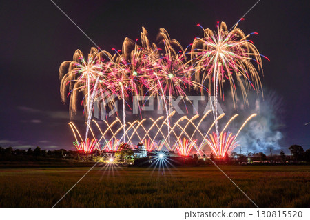 Chiba Prefecture: Tone River Fireworks Festival and Sekiyado Castle, photographed from the Noda City side of Chiba Prefecture 130815520