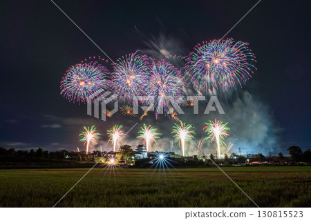千葉縣：利根川煙火大會和關宿城，從千葉縣野田市一側拍攝 130815523