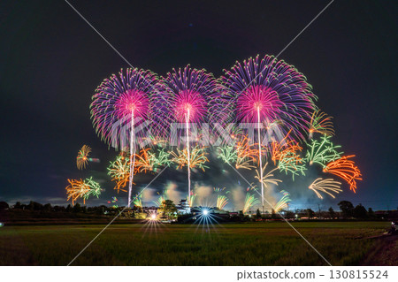 千葉縣：利根川煙火大會和關宿城，從千葉縣野田市一側拍攝 130815524