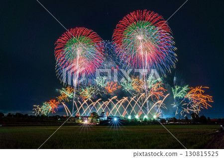 Chiba Prefecture: Tone River Fireworks Festival and Sekiyado Castle, photographed from the Noda City side of Chiba Prefecture 130815525