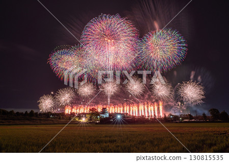 千葉縣：利根川煙火大會和關宿城，從千葉縣野田市一側拍攝 130815535