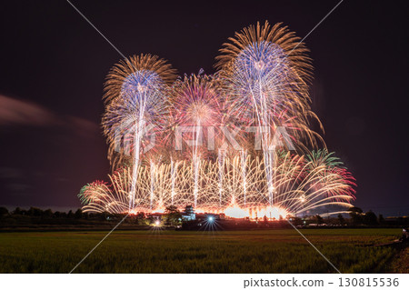 Chiba Prefecture: Tone River Fireworks Festival and Sekiyado Castle, photographed from the Noda City side of Chiba Prefecture 130815536