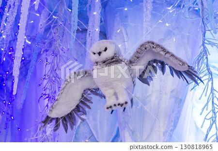 New Year's decorations in the European shopping center 130818965