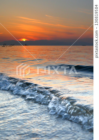 Lake Biwa at dusk, shoreline_vertical 130819584