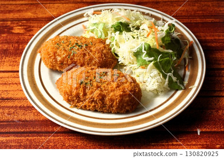 Crab cream croquette 130820925