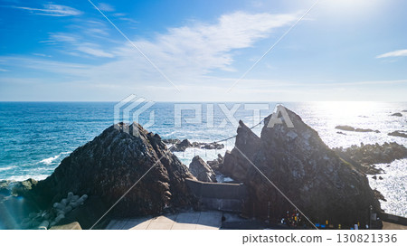 岩手縣久慈市小袖海岸夫婦岩的空中景觀 130821336