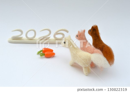 Wool felt horse and carrot New Year's material Wool felt horse and carrot New Year's material 130822319