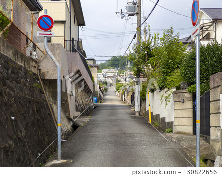 住宅區依斜坡排列 130822656