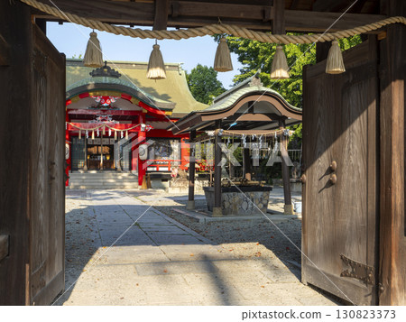Gofuku Shrine seen from the main gate in Ikeda City, Osaka Prefecture Gofuku Shrine seen from the main gate in Ikeda City, Osaka Prefecture 130823373